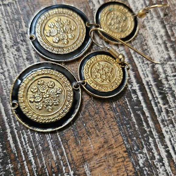 Vintage Coin Style Enamel Austria Earrings - Picture 12 of 12